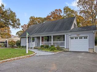 44 Upper Sheep Pasture Rd, East Setauket, NY 11733