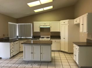 13141 Snowview Rd, Victorville, CA 92392
