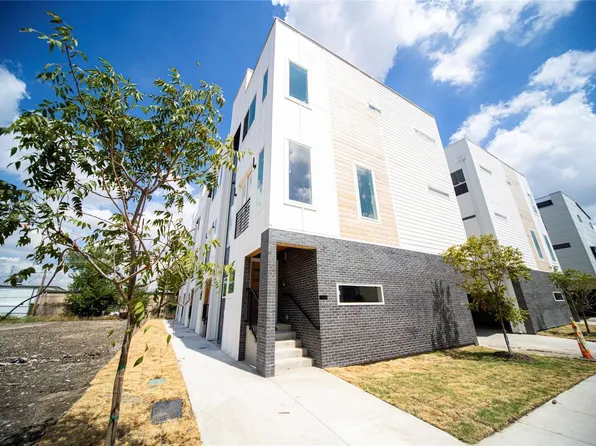 240 Urbane Crest Dr, Fort Worth, TX 76107