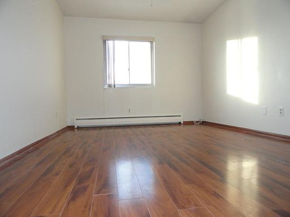 4th image of 7000 Sandell Ave