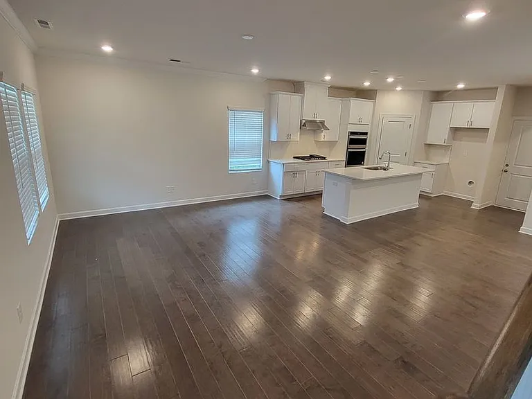 465 Cranford Dr — Photo 15