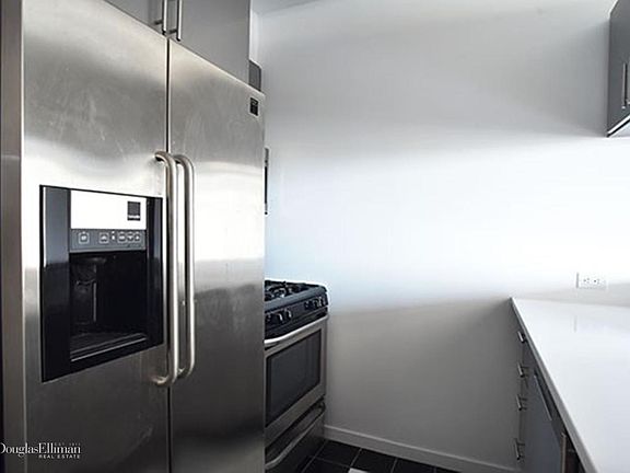 5th image of 150-156 W 56th St APT 4106