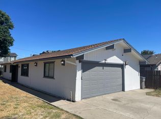 2626 W Garland Ave, Fresno, CA