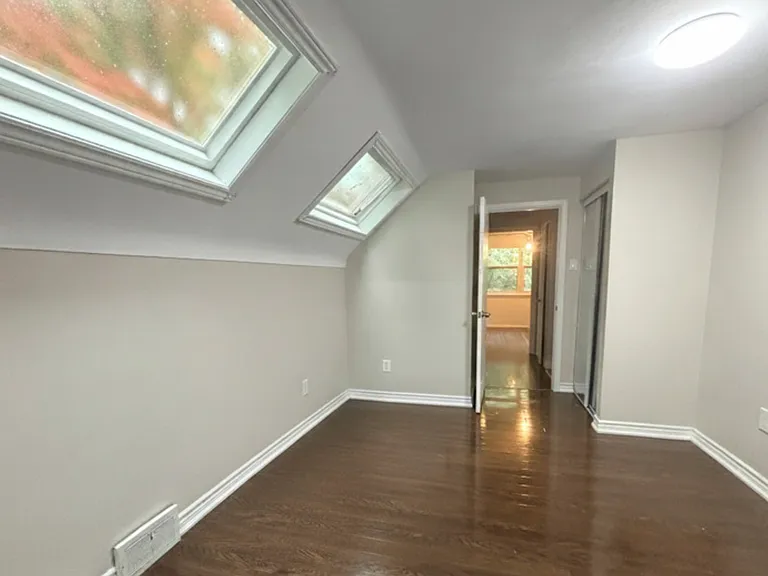 68 Harold Ct #5 — Photo 2