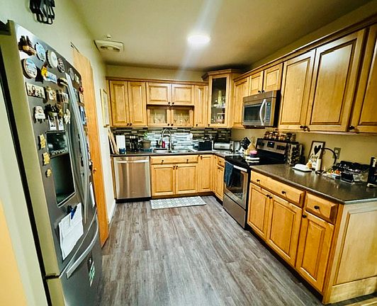 5th image of 208 Surrey Rd