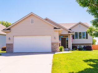 6004 Shetland Dr NW, Rochester, MN 55901