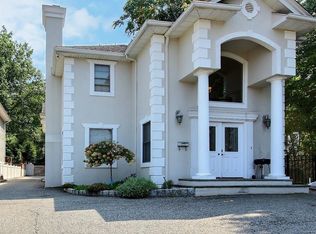 286 County Rd #A, Tenafly, NJ 07670