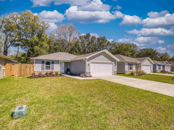 2748 Savannah Michelle Ln, Pensacola, FL 32534