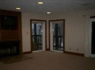 9754 S Harbour Pointe Dr #27, Bloomington, IN