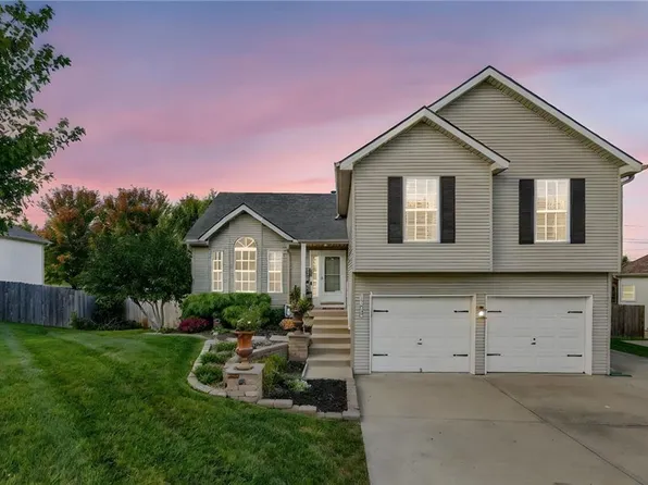 1304 NE 105th Ter, Kansas City, MO 64155