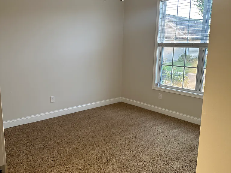 712 Arnica Dr — Photo 4