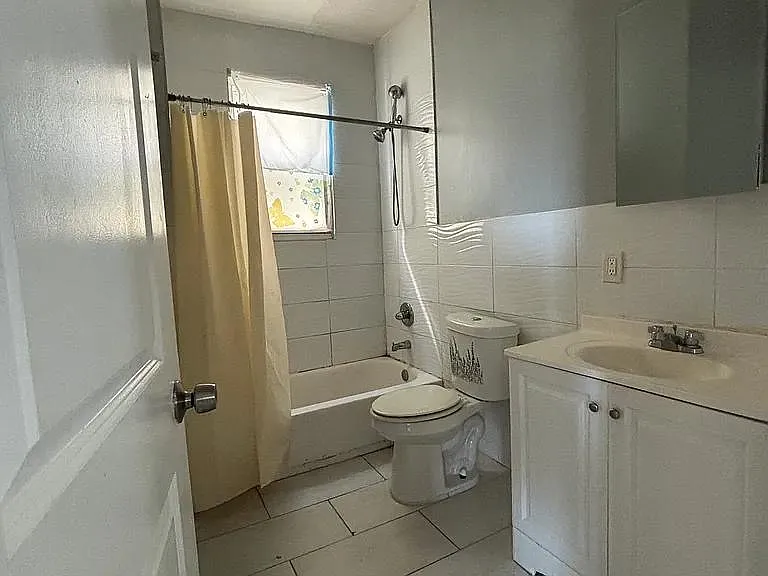 253 22nd St #B — Photo 8