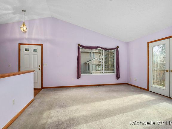 3rd image of 7565 Navajo Valley Dr SW