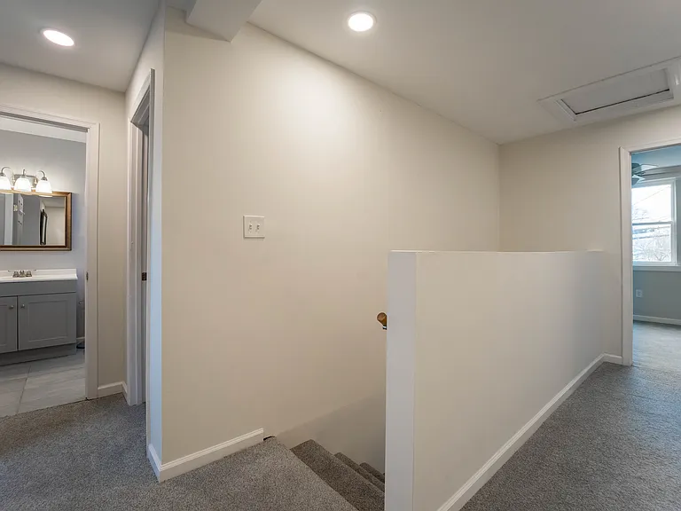 8033 Edgewater Ave — Photo 32