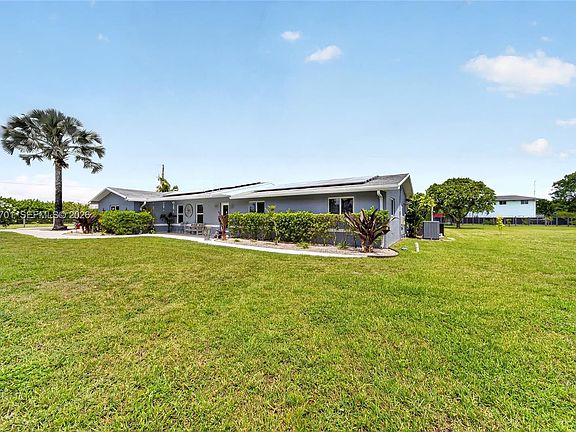 4th image of 21175 SW 232nd St