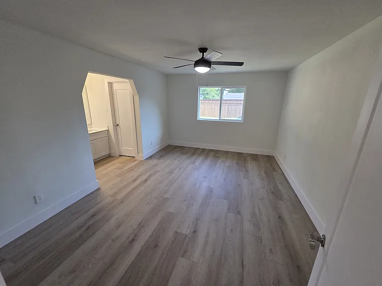 1130 Pyramid Dr — Photo 15
