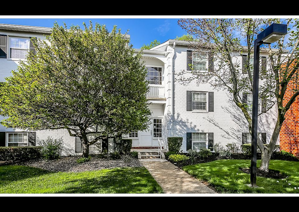 2nd image of 8 Gurteen Ct Unit 301