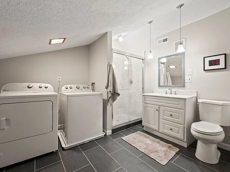 16 Greenbriar Dr #C — Photo 8
