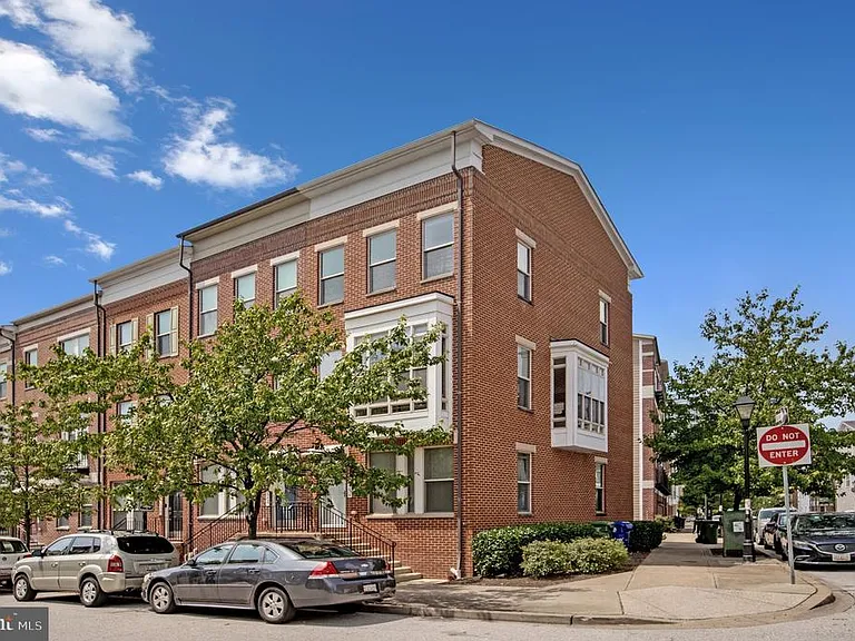 122 Lloyd St #211 — Photo 3