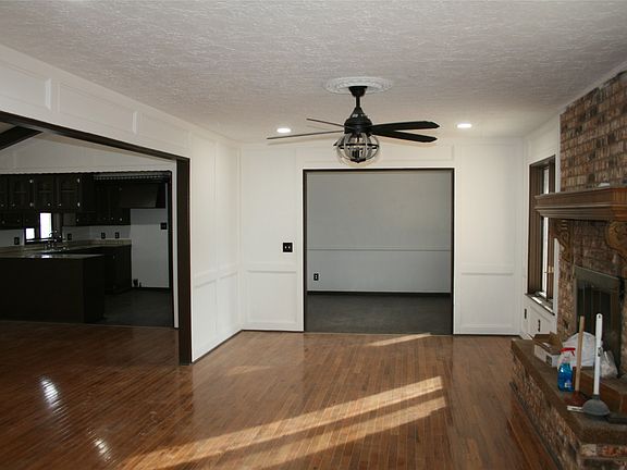 2nd image of 508 N Shoshone Ct