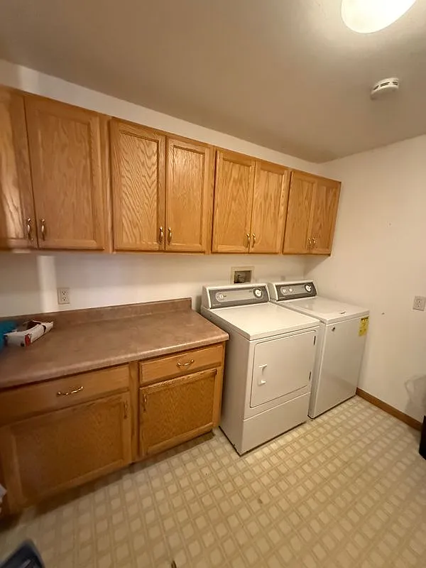 3 bed, 1.0 bath, 1250 sqft, $1,450 — Photo 1