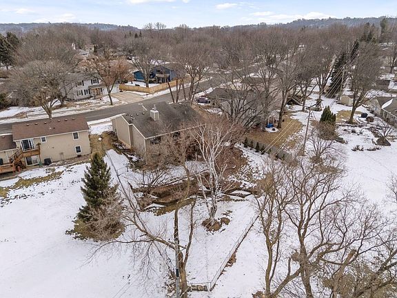 2nd image of 3423 Chalet Dr NW