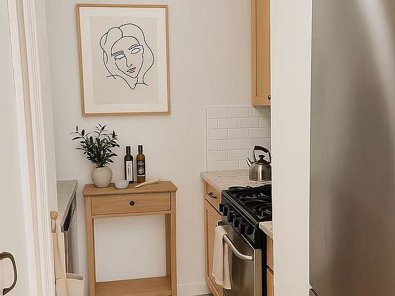 3rd image of 150 E 37th St APT 6E