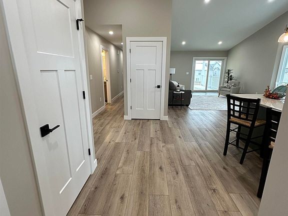 3rd image of 1430 Mallard Cir