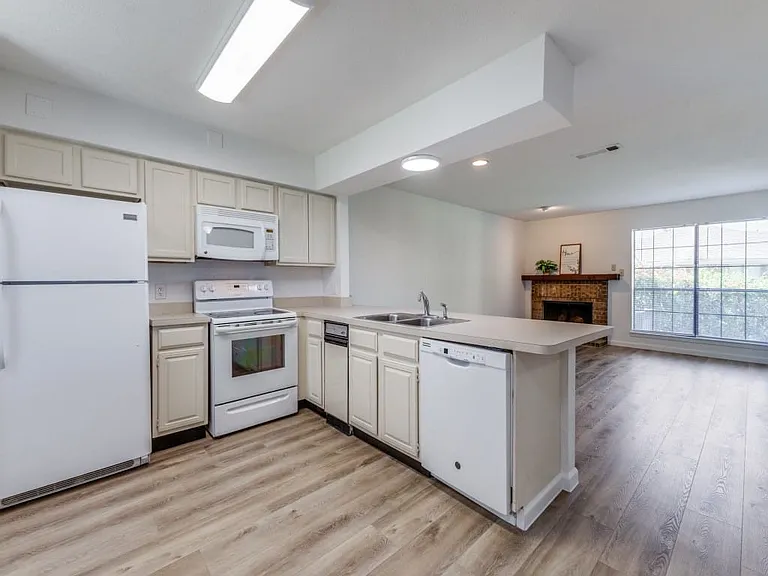 114 Henry M Chandler Dr — Photo 6