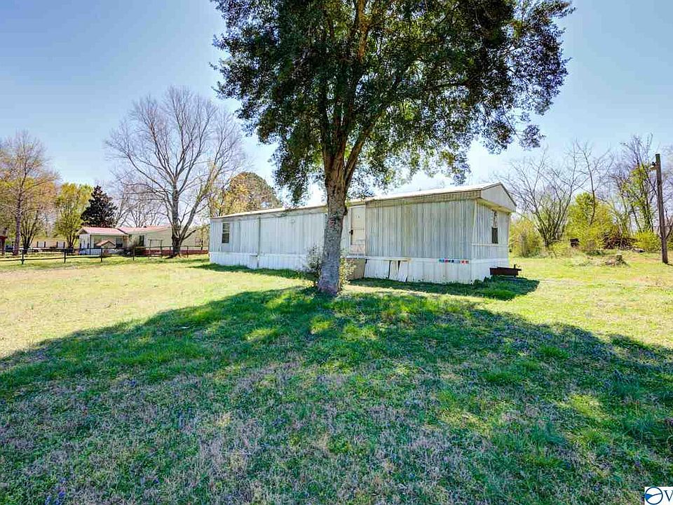 2nd image of 443 Ruth Cir