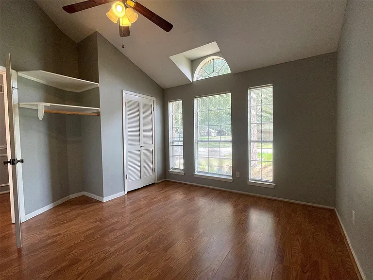 5006 Temple Bell Dr — Photo 3