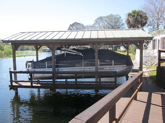4th image of 102 S Lake Dr