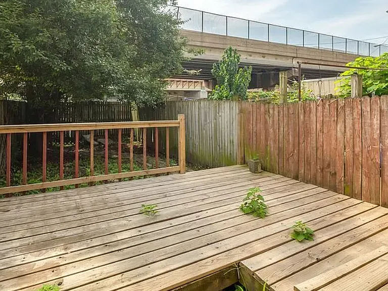 2553 Salmon St — Photo 15