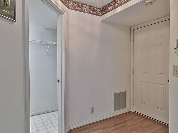 4th image of 2117 Clareglen Ct Unit 204