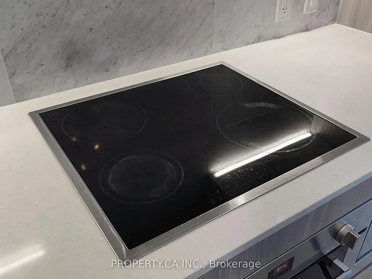 17 Bathurst St #1209 — Photo 20