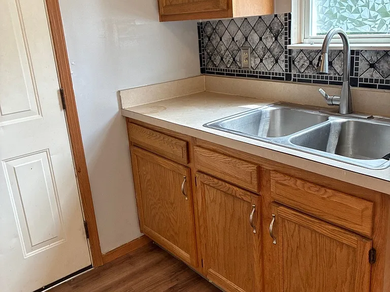 731 Parmalee Ave — Photo 6