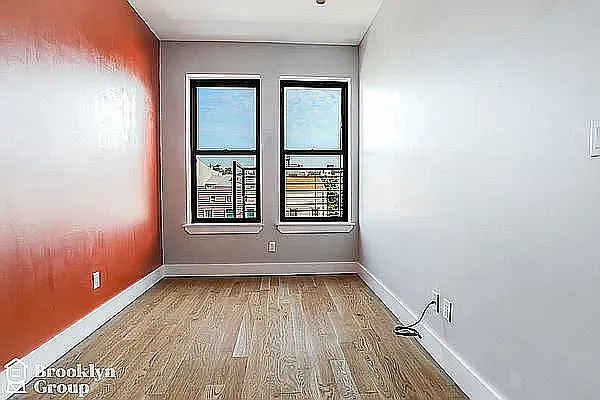 66 Pulaski Street — Photo 4