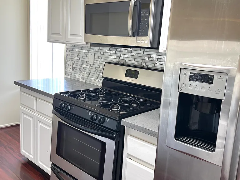 1360 S Beverly Glen Blvd #501 — Photo 14