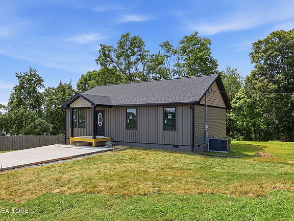 3rd image of 207 Long Hollow Rd