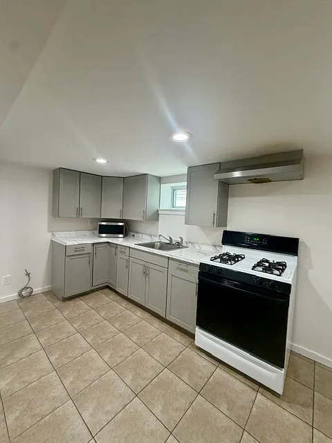 1 bed, 600 sqft, $1,500 — Photo 3