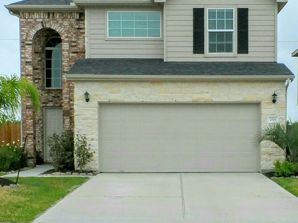 255 SEA BREEZE DR, BACLIFF