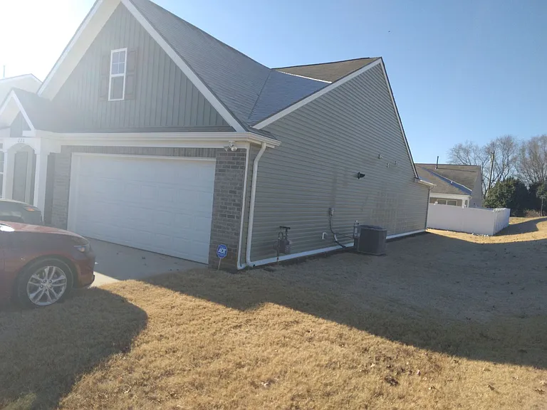 220 Greene Ln — Photo 24