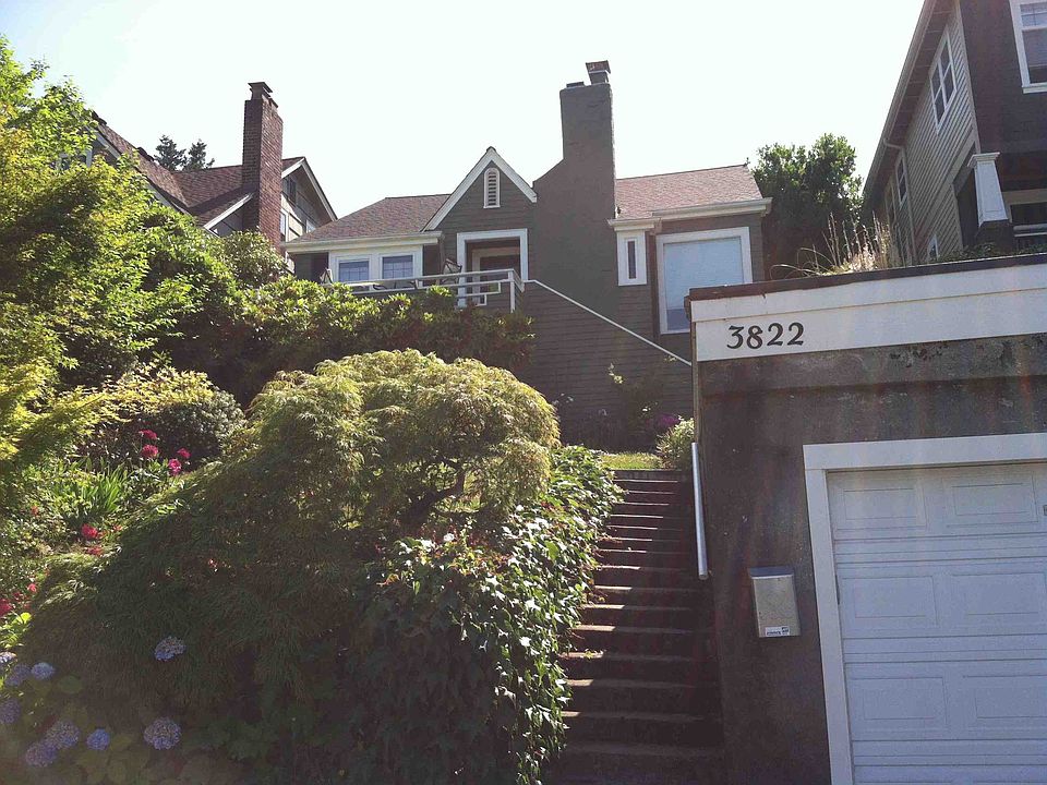2nd image of 3822 42nd Ave NE