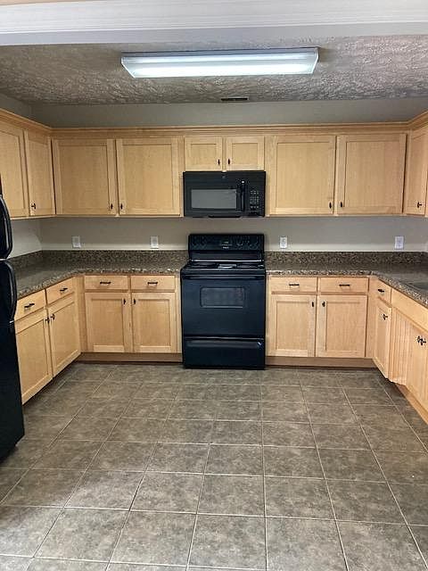 2nd image of 614 Mill Cir