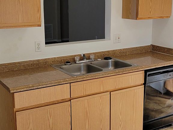 5th image of 8485 English Oak Dr