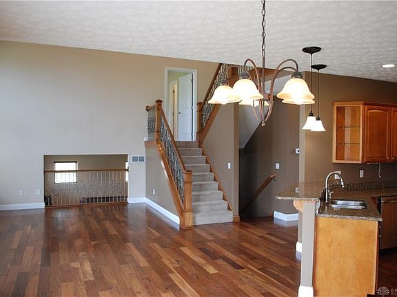 2nd image of 2504 Trafalgar Pl