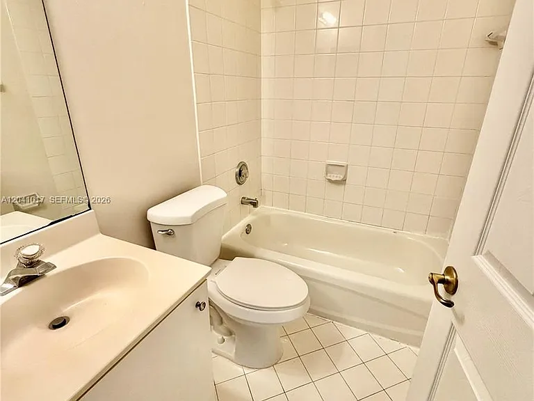 5770 NW 113th Pl — Photo 8