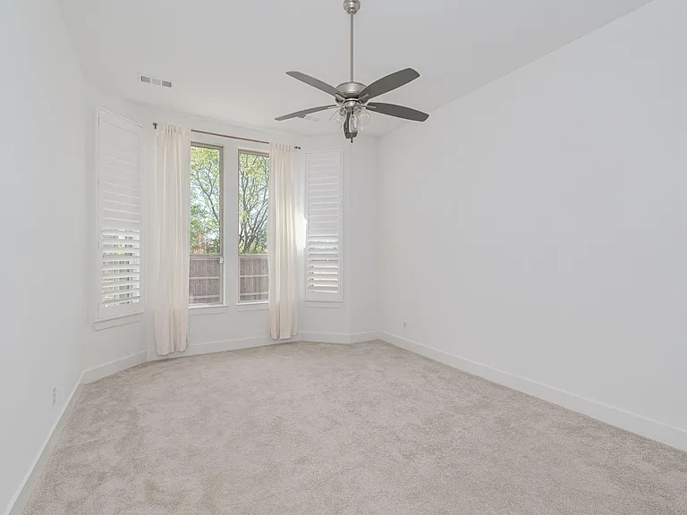 720 Wycliffe Dr — Photo 11