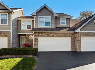 945 Willow St, Itasca, IL 60143