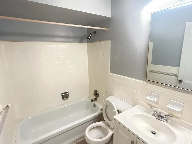 127-129 Pawpaw St #2 — Photo 6